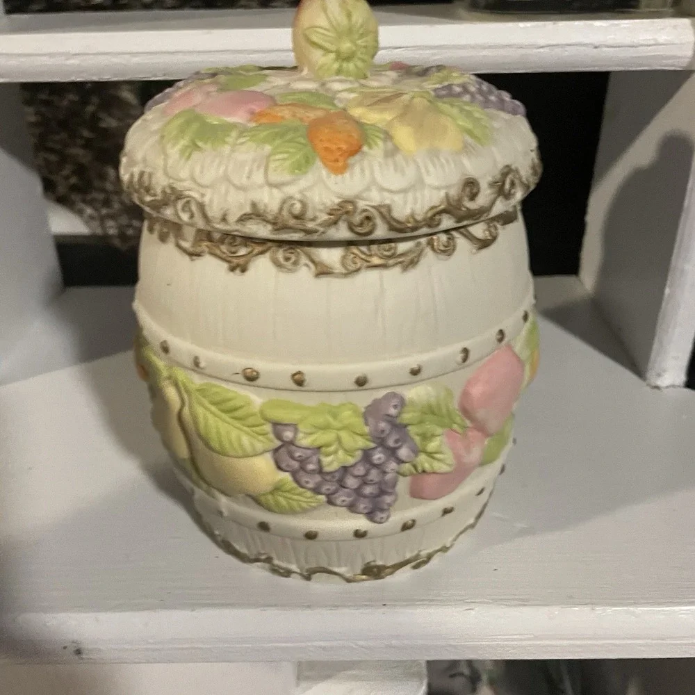 Vintage Biscuit Barrel/Cookie Jar with Raised‎ Fruit  decor  Estate